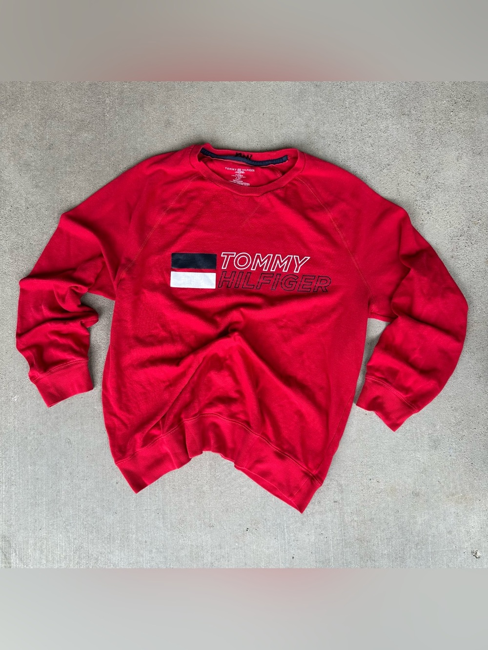 Tommy Hilfiger Red Graphic Logo Fleece Crewneck Pullover Sweatshirt Women’s L